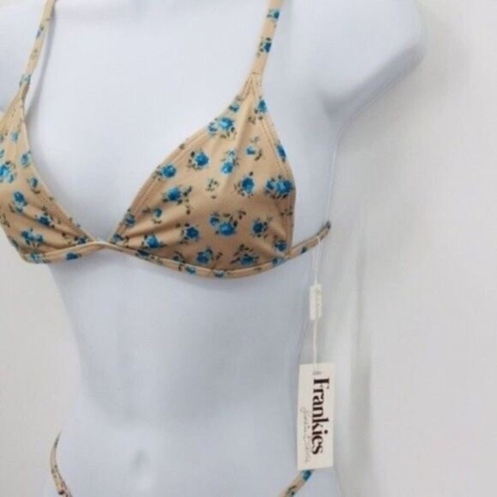 NWT Frankie’s Bikinis set blue roses top M bottom XS BoxA - Picture 2 of 6
